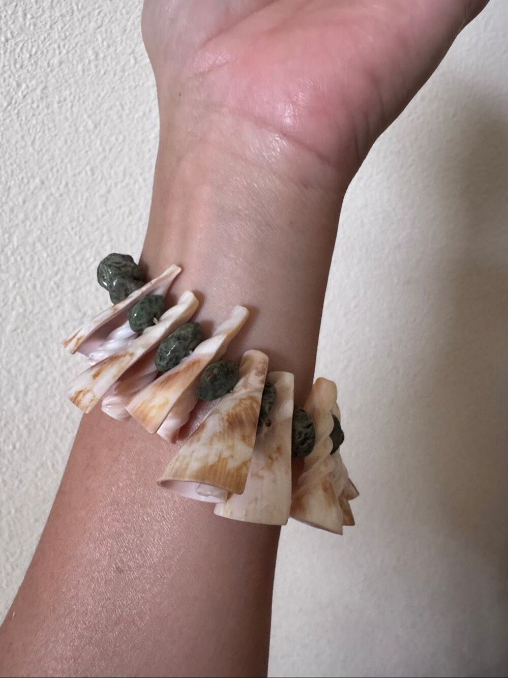 Green spot jasper gemstone spiral cone seashell bracelet vintage beige cream